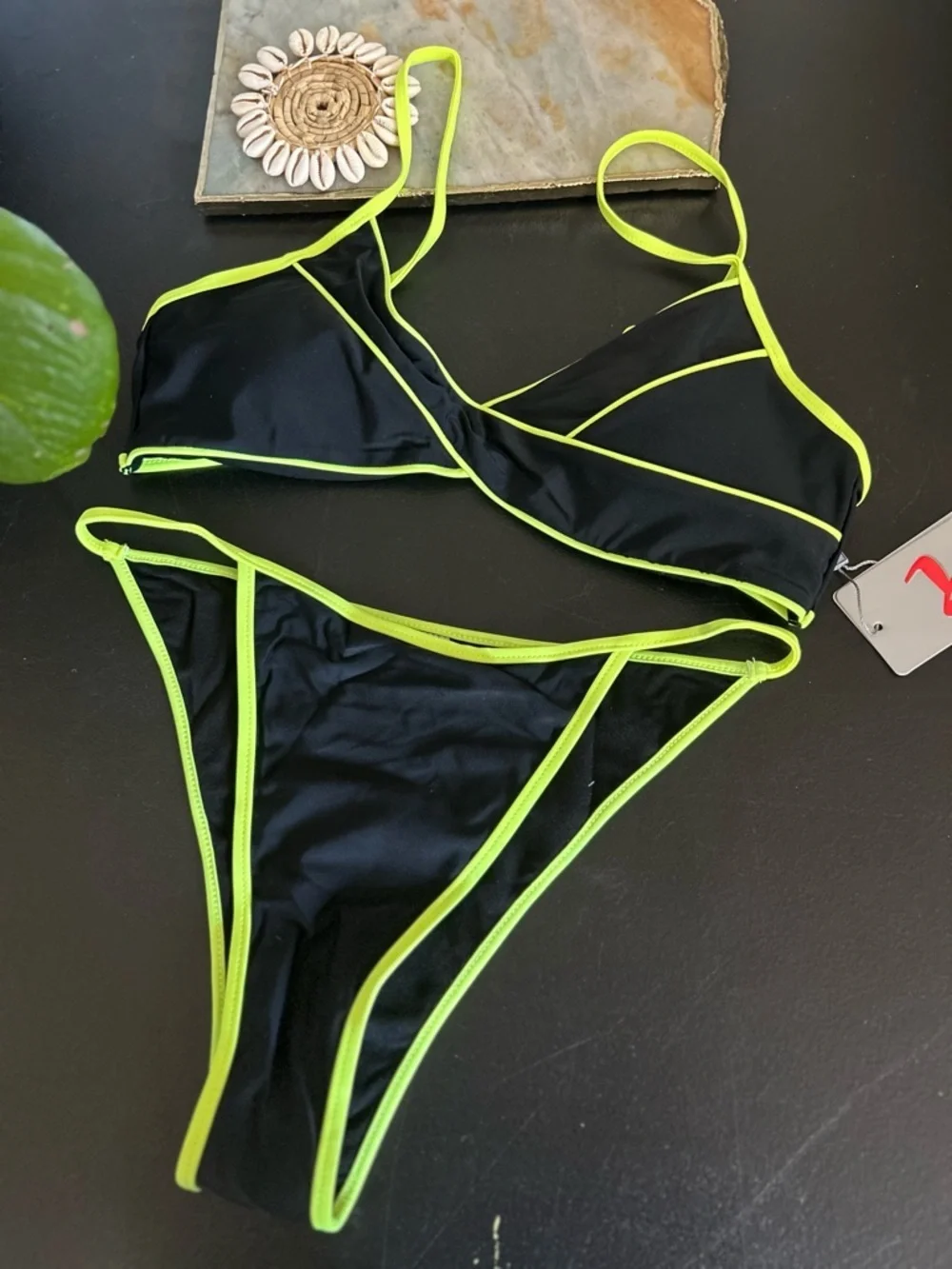 Yira 2 piece bikini black/neon green size Large